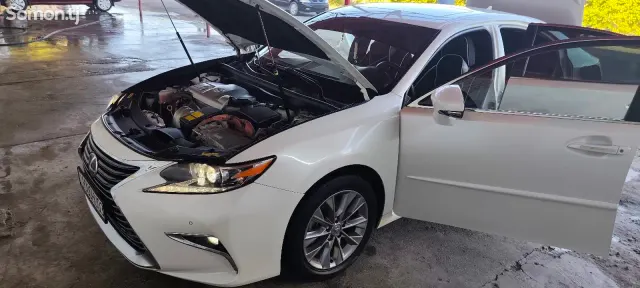 Lexus ES series 2014 · 3.0 AT
