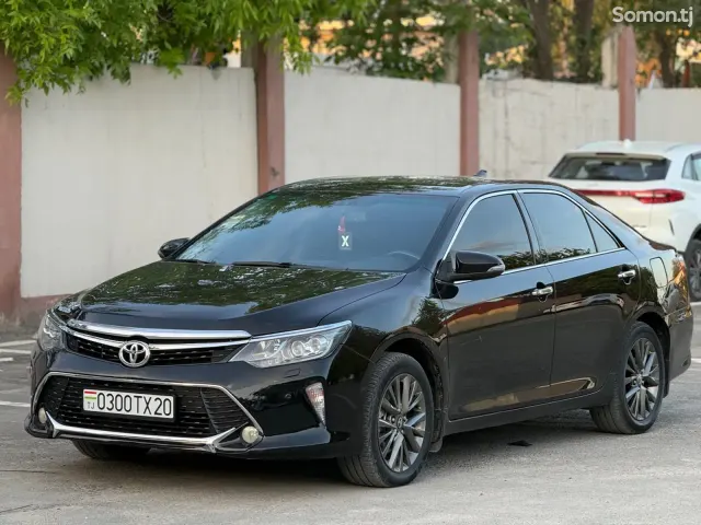 Toyota Camry 2017 · 2.5 AT
