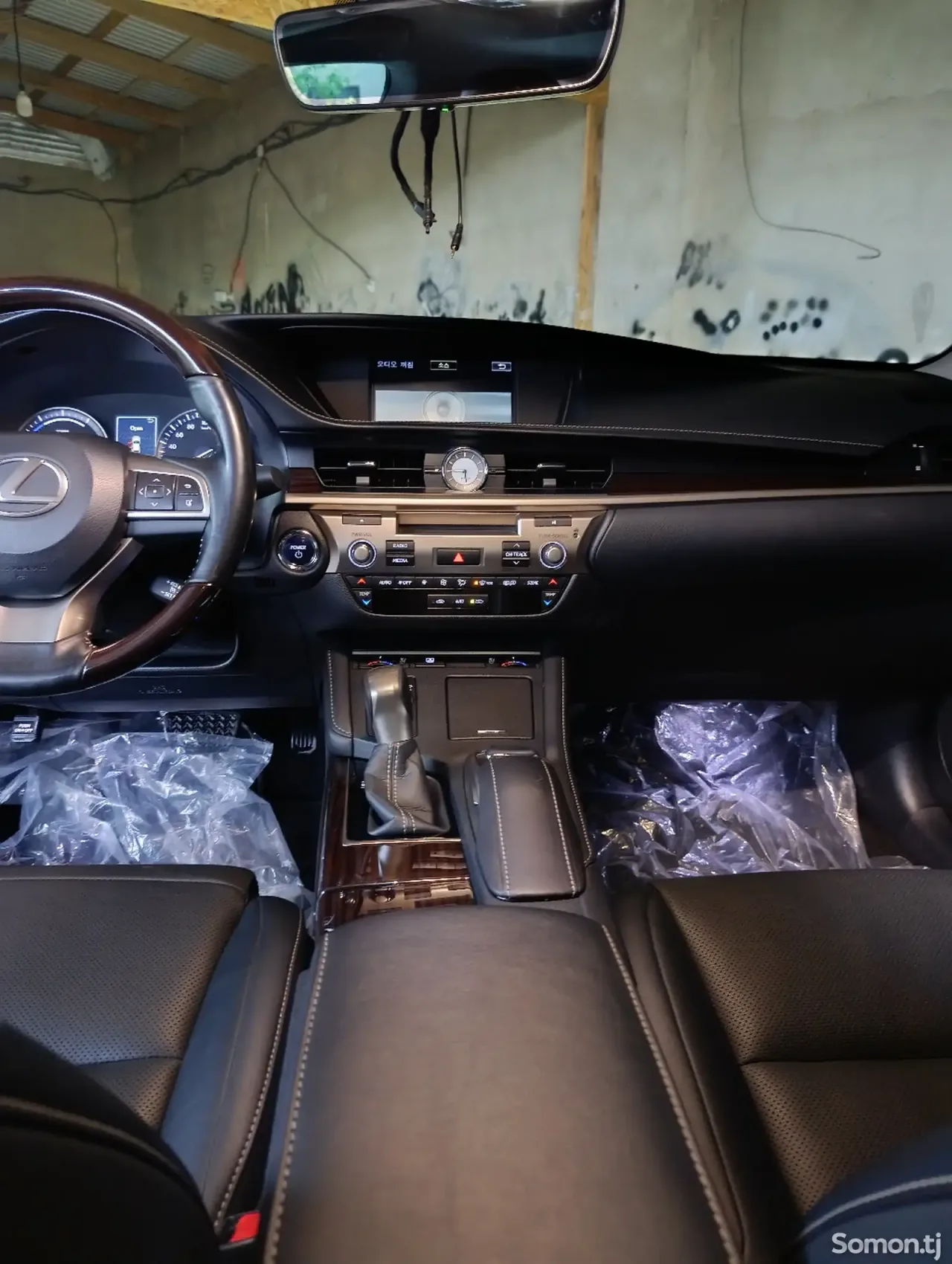Lexus ES series 2016 · 3.0 AT