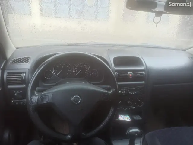 Opel Astra G 1998 · 1.6 AT
