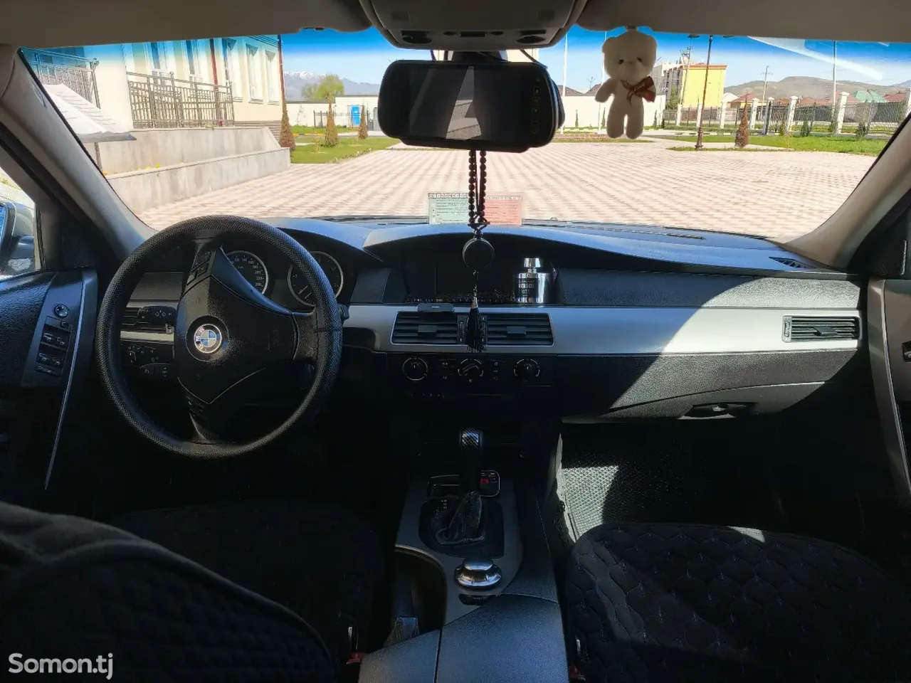BMW M5 2004 · 2.5 AT