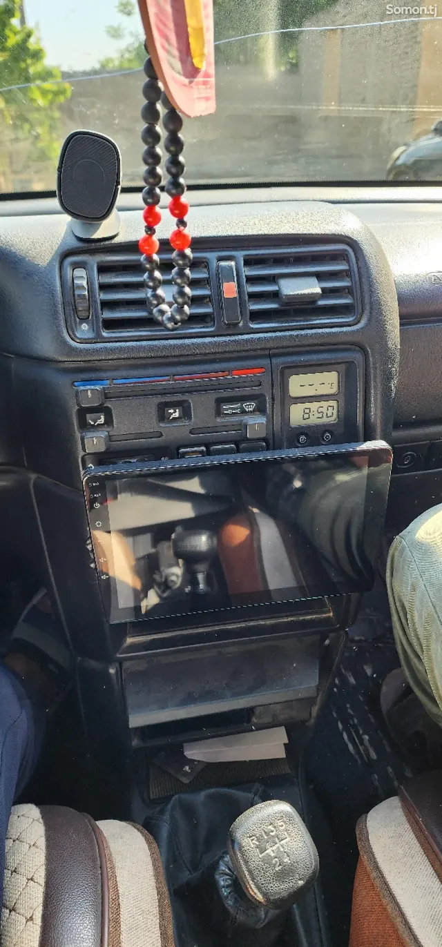 Opel Vectra A 1995 · 1.6 MT