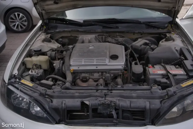 Lexus ES series 2000 · 3.0 AT