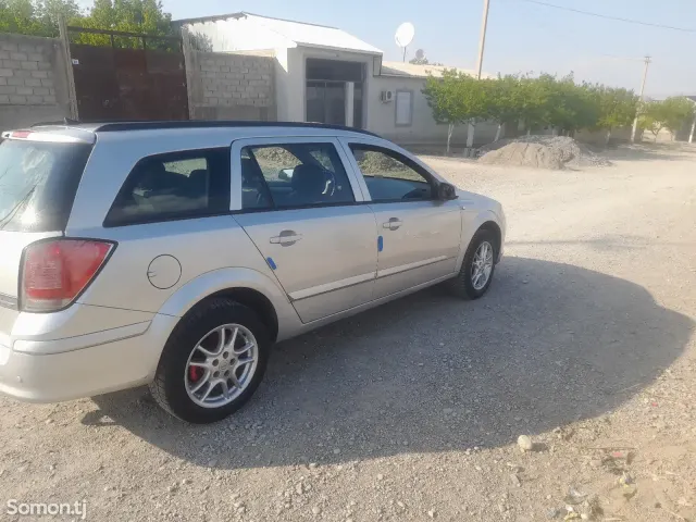 Opel Astra H 2006 · 1.8 MT