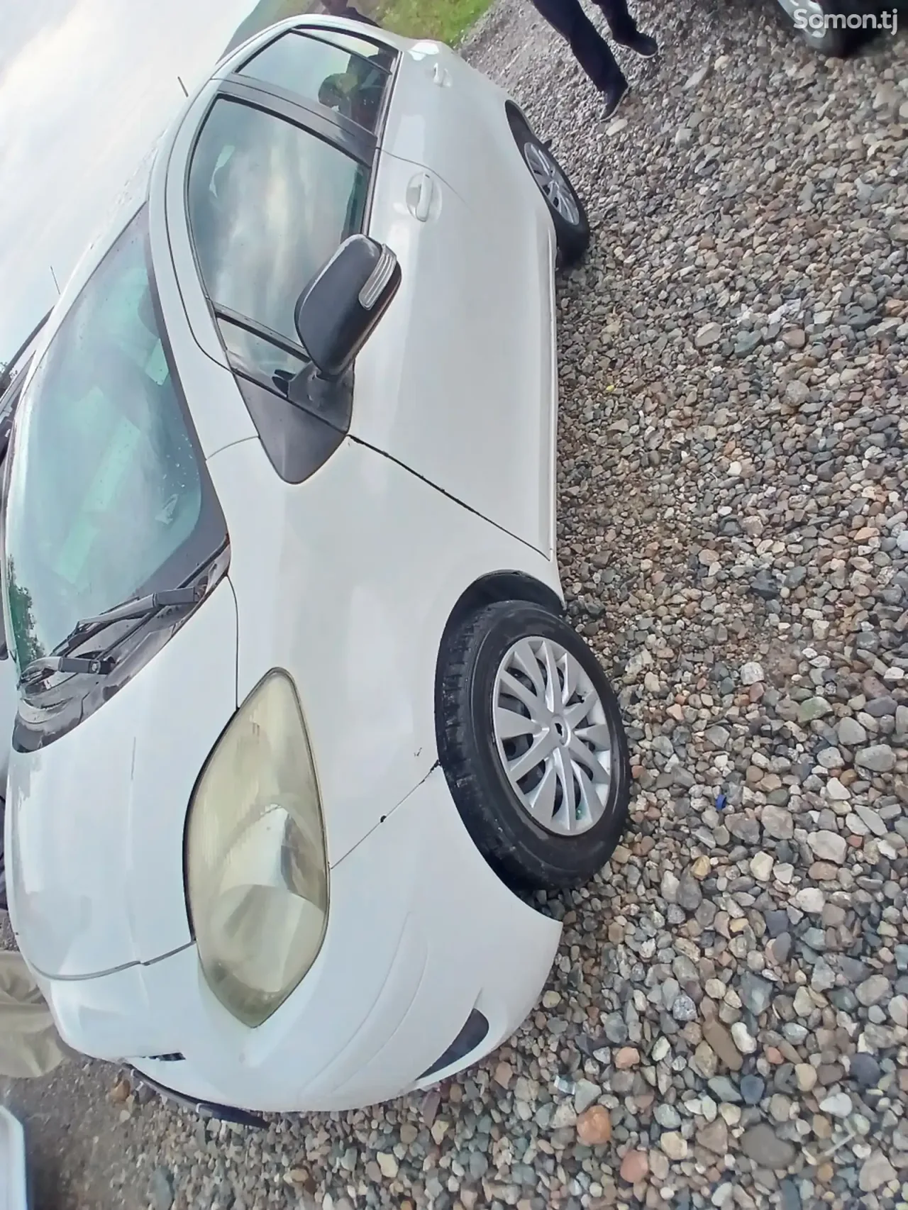 Toyota Vitz 2010 · 1.1 AT