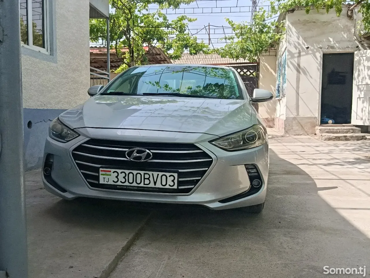 Hyundai Elantra 2016 · 2.0 AT