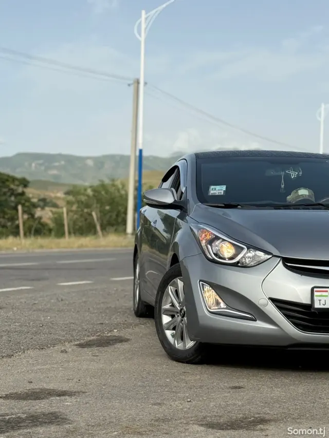 Hyundai Avante 2014 · 1.6 AT
