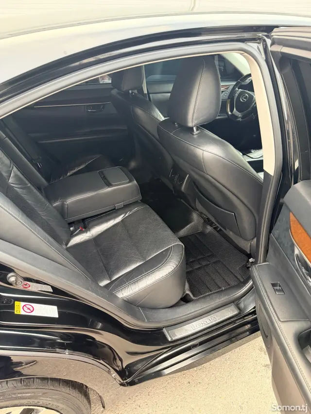 Lexus ES series 2016 · 3.5 AT