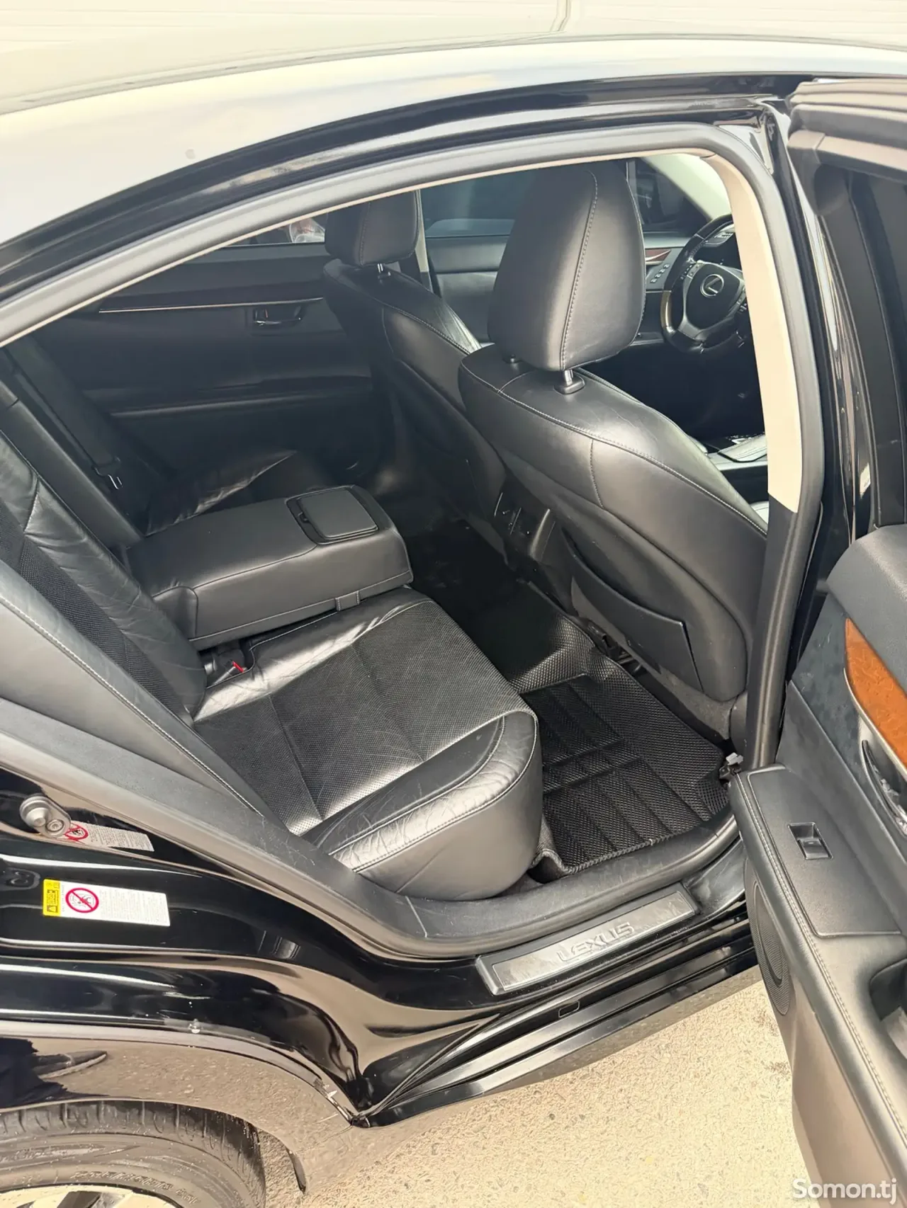 Lexus ES series 2016 · 3.5 AT