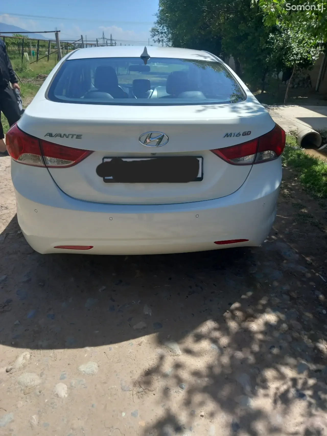Hyundai Avante 2011 · 1.6 AT