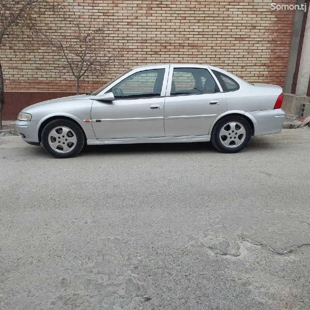 Opel Vectra B 2000 · 1.6 MT