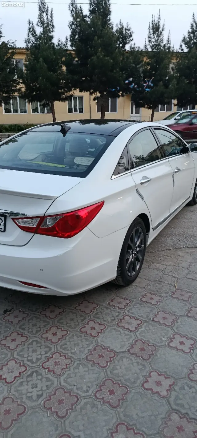 Hyundai Sonata 2010 · 2.0 AT