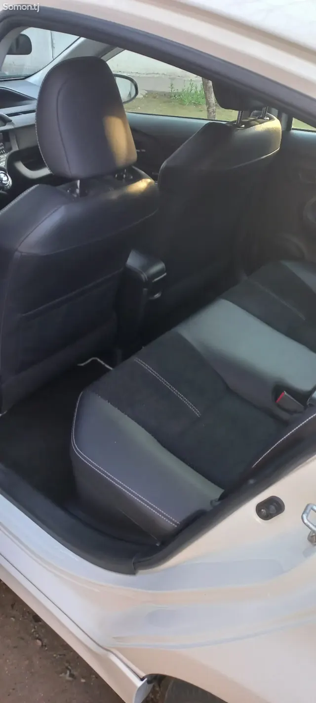 Toyota Aqua 2014 · 1.5 AT