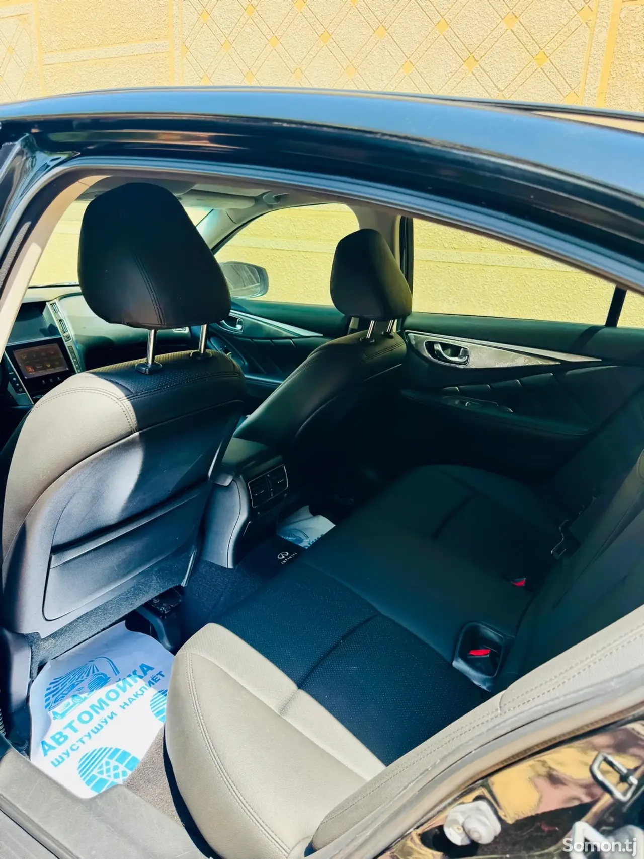 Infiniti Q series 2015 · 3.5 AT