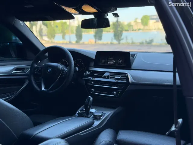 BMW 5 series 2017 · 2.0 AT