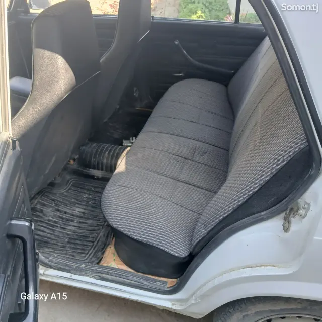Lada (ВАЗ) 2107 2006 · 1.6 MT
