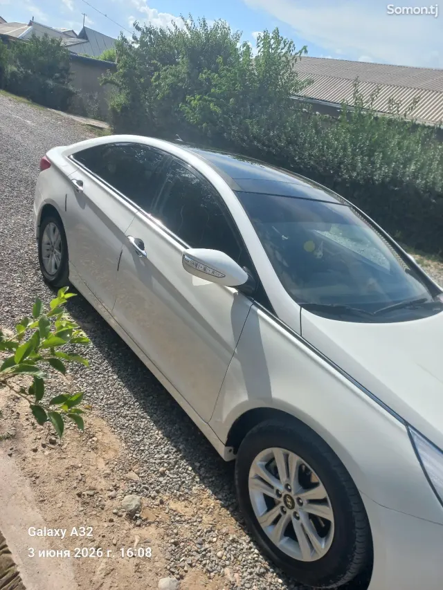 Hyundai Sonata 2010 · 2.4 AT