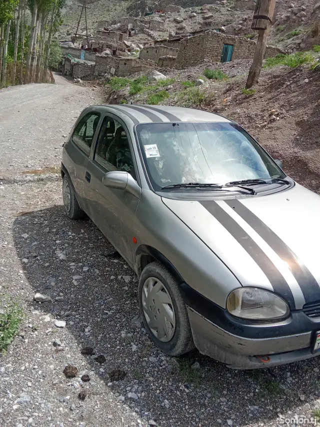 Opel Corsa 1996 · 0.6 MT