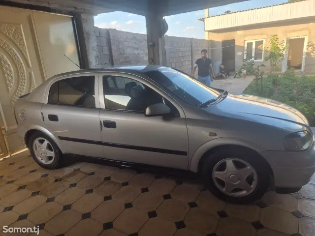 Opel Astra G 2000 · 1.6 MT