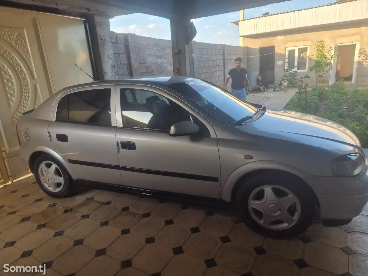 Opel Astra G 2000 · 1.6 MT