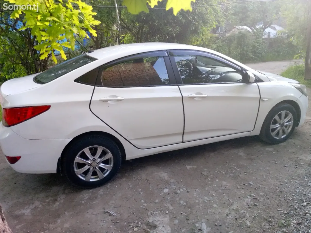 Hyundai Solaris 2015 · 1.4 AT