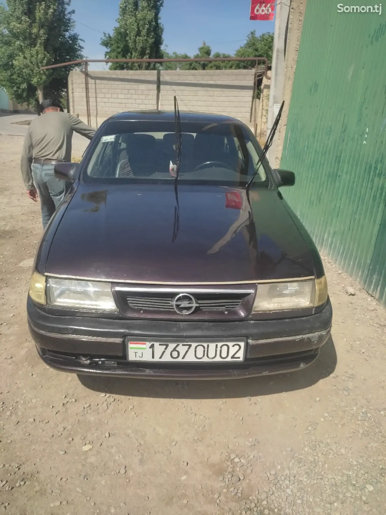 Opel Vectra A 1994 · 1.6 MT
