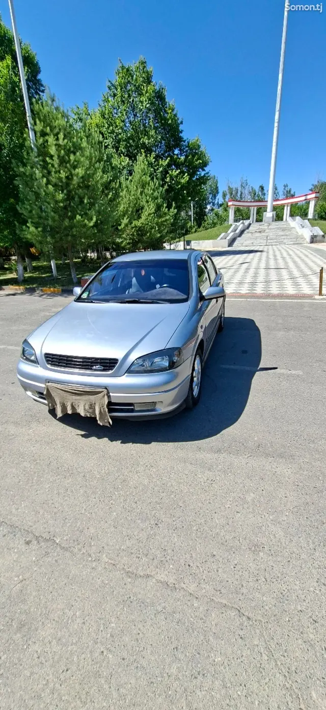 Opel Astra G 2001 · 1.6 MT