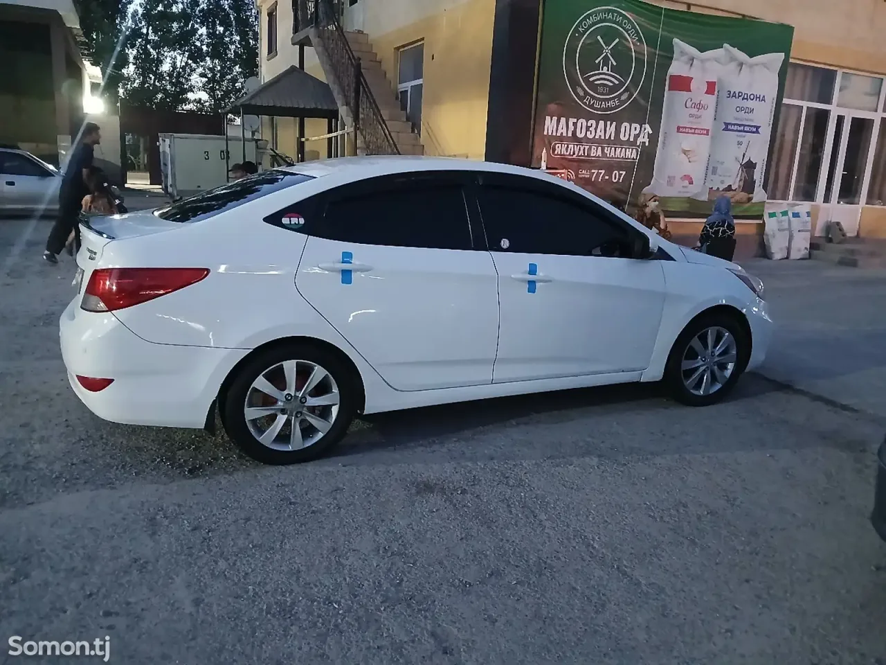 Hyundai Accent 2013 · 1.6 AT