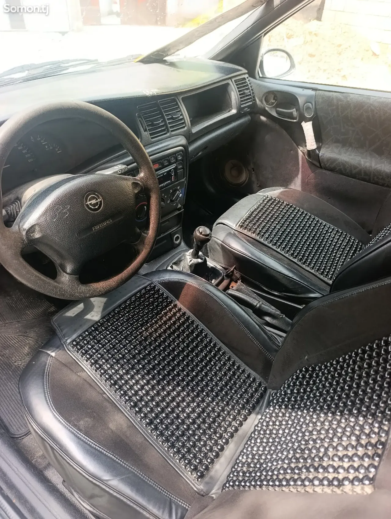 Opel Vectra B 1996 · 1.6 MT
