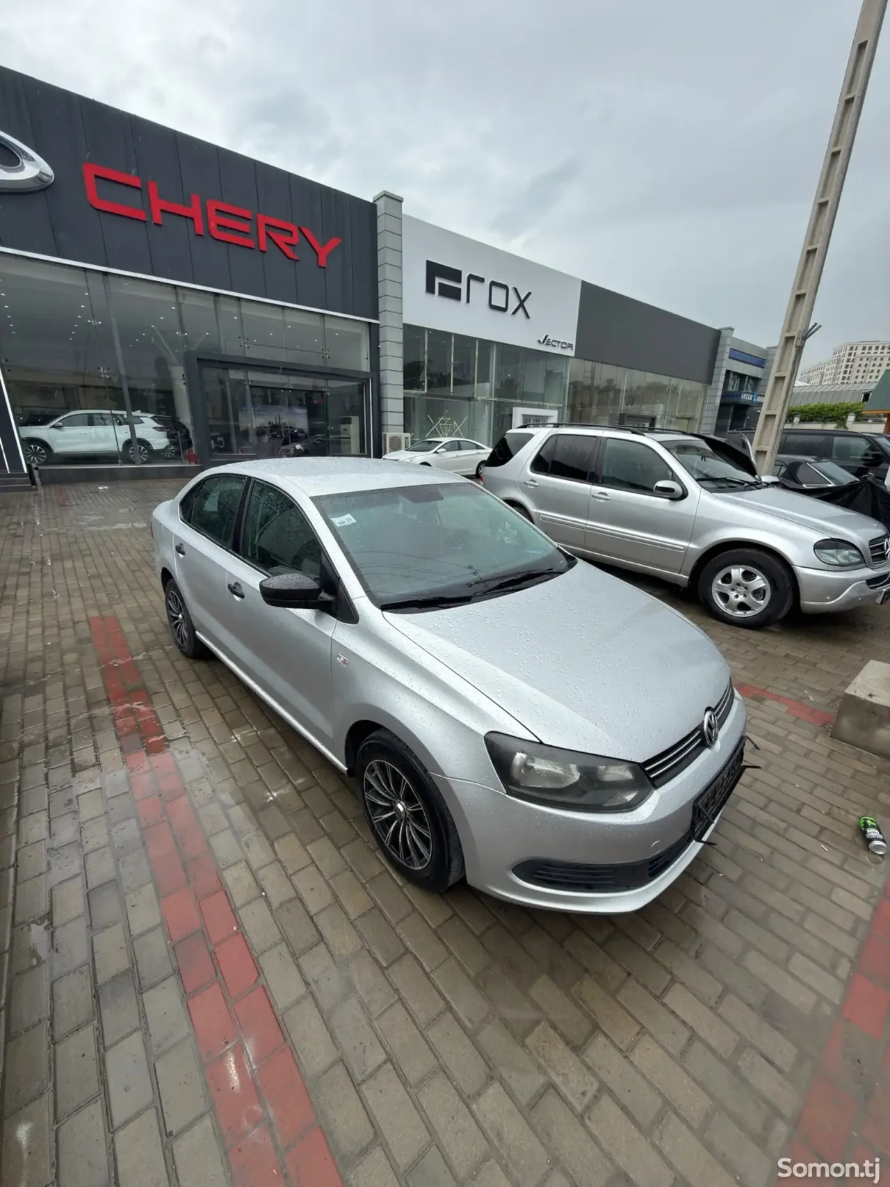 Volkswagen Polo 2015 · 1.6 MT