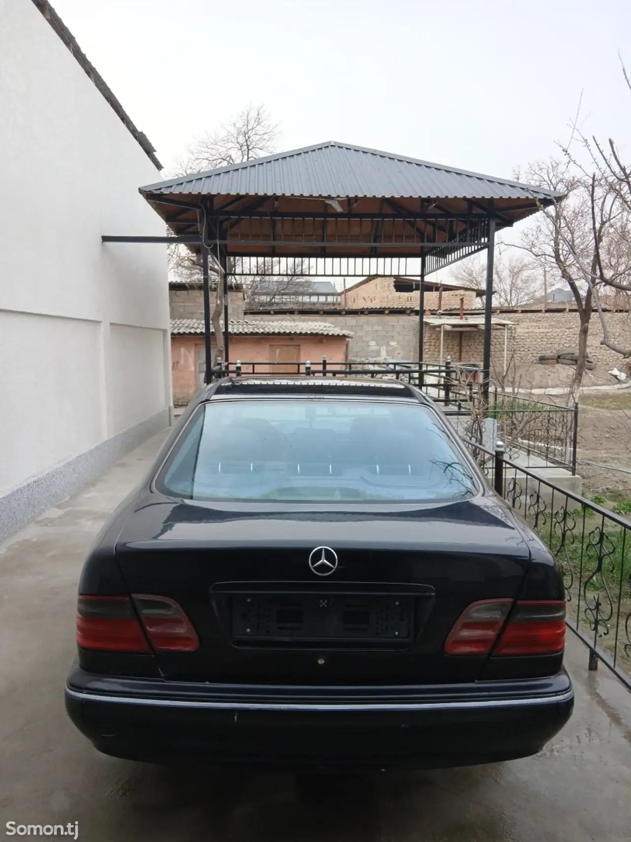Mercedes-Benz E class 2000 · 2.0 AT