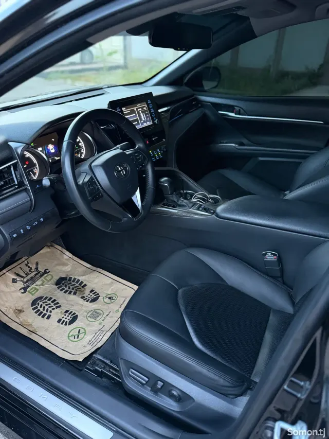 Toyota Camry 2018 · 2.5 AT