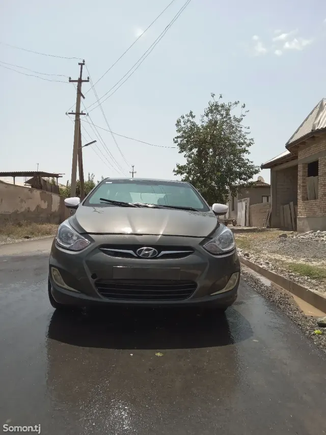 Hyundai Solaris 2014 · MT