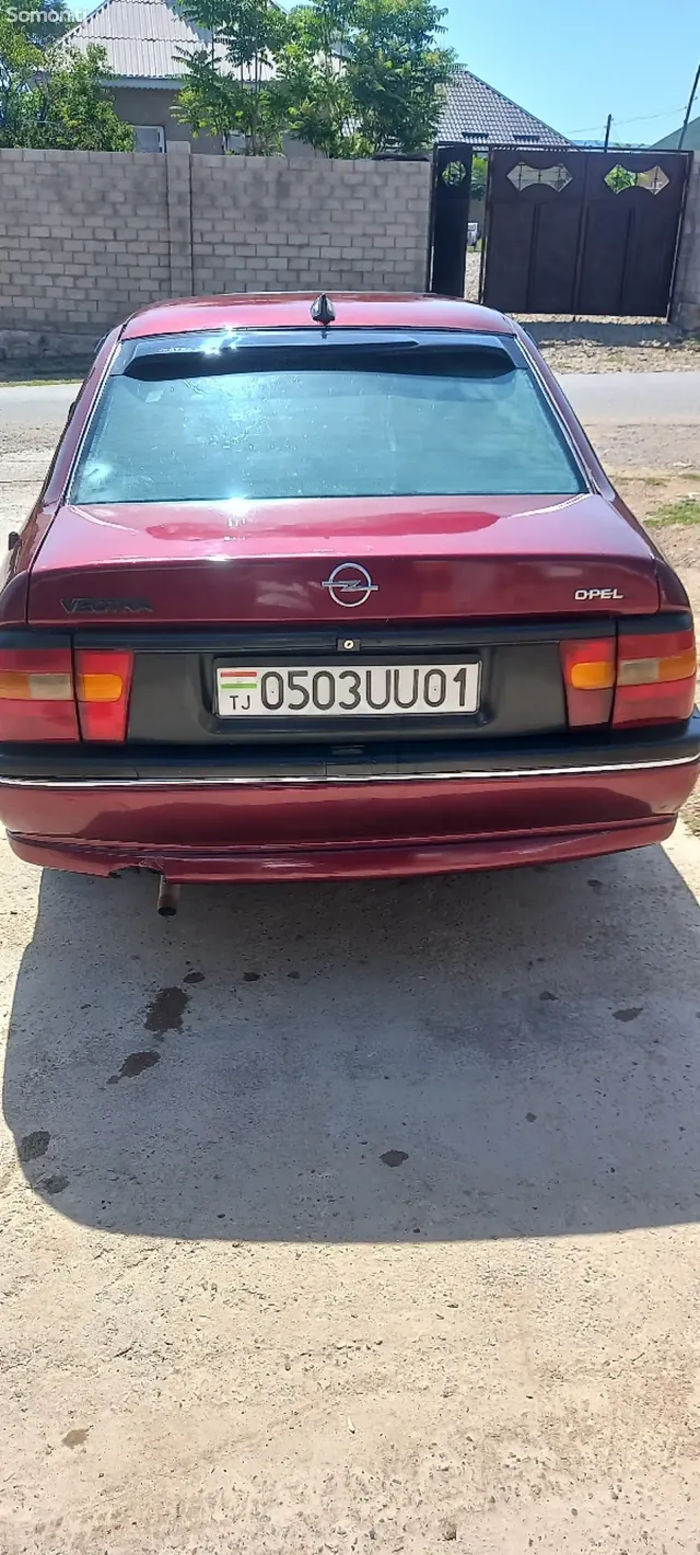 Opel Vectra A 1995 · 1.6 MT