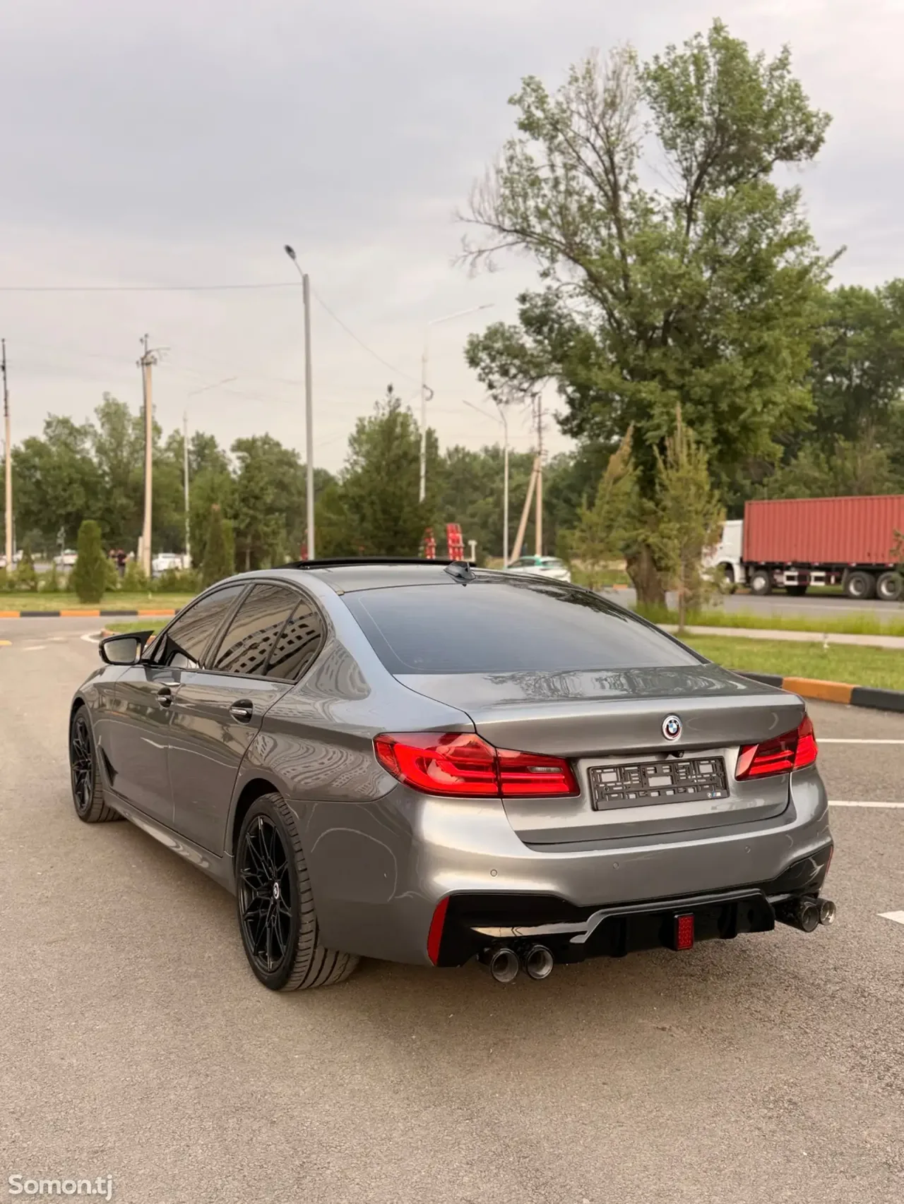 BMW 5 series 2018 · 2.0 AT