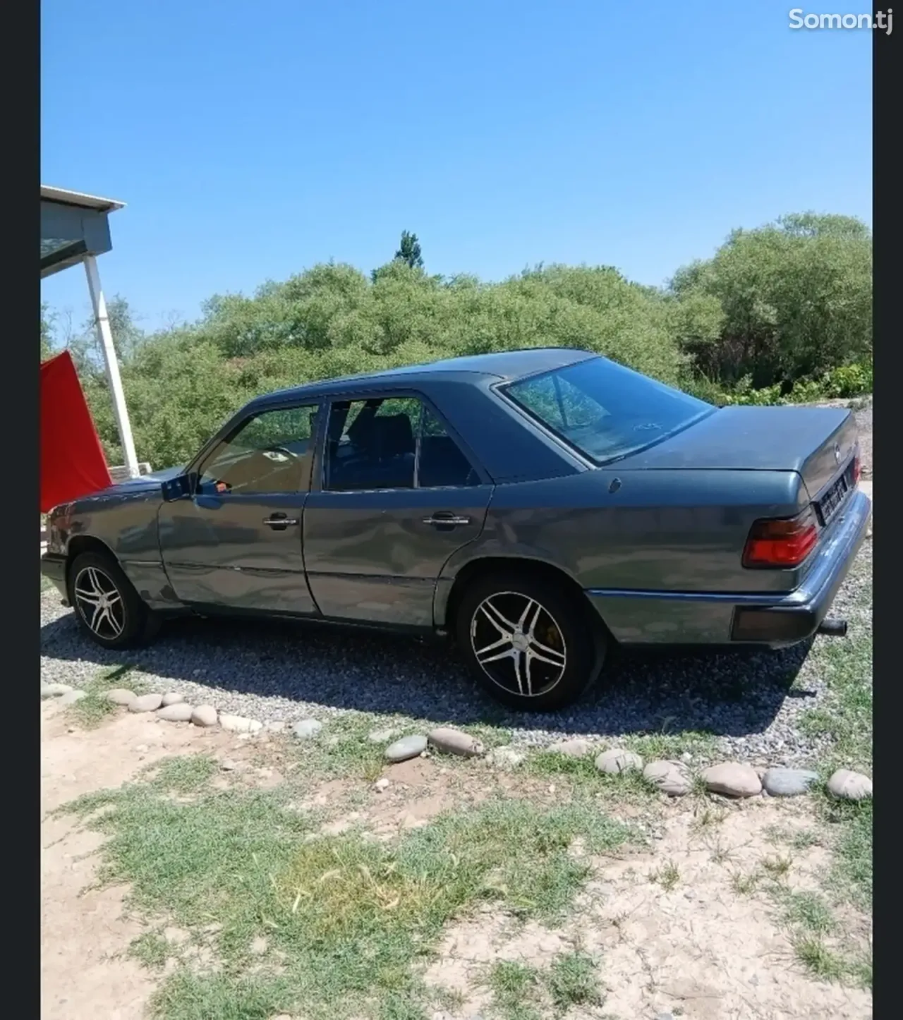 Mercedes-Benz W124 1990 · 2.2 MT