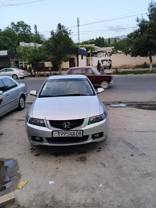 Honda Accord 2002 · 2.0 AT