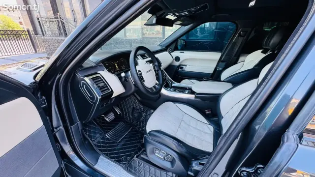 Land Rover Range Rover Sport 2014 · 4.4 AT