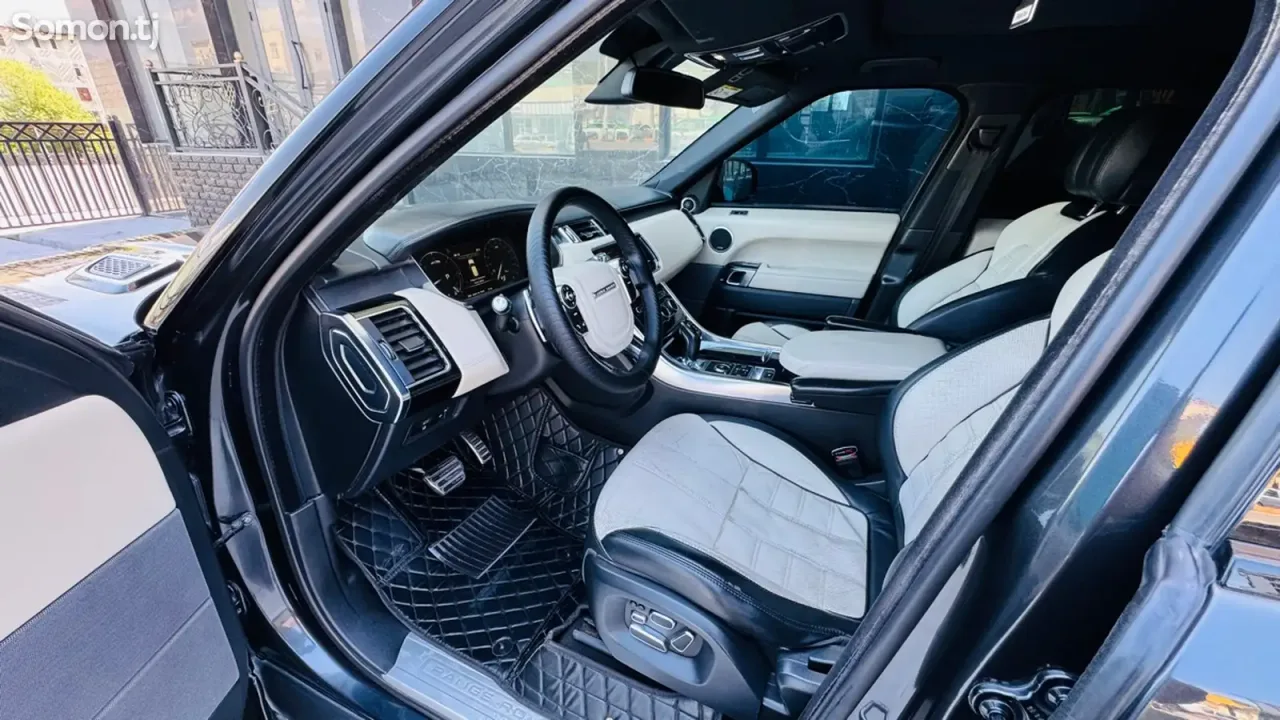 Land Rover Range Rover Sport 2014 · 4.4 AT