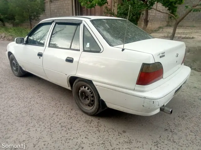 Daewoo Nexia 1996 · 1.6 MT