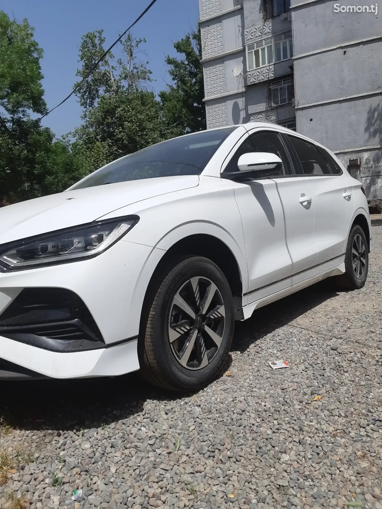 BYD E2 2025 · AT