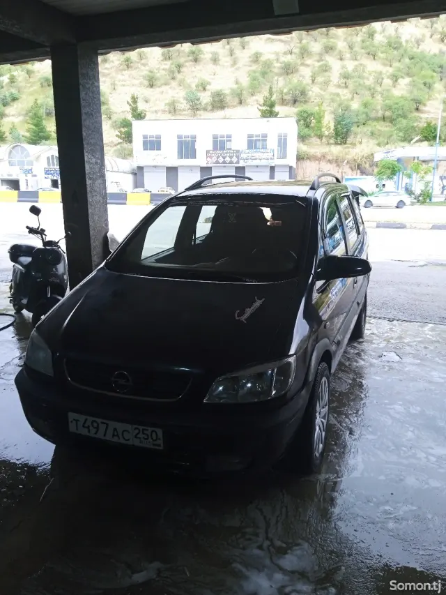 Opel Zafira 2001 · 2.2 AT