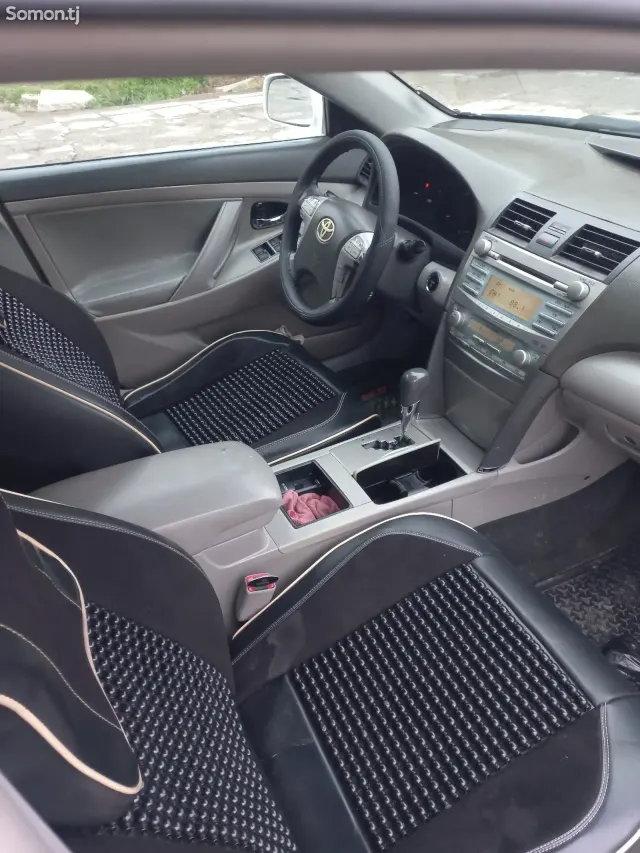 Toyota Camry 2008 · 2.4 AT