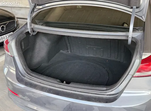 Hyundai Avante 2017 · 1.6 AT