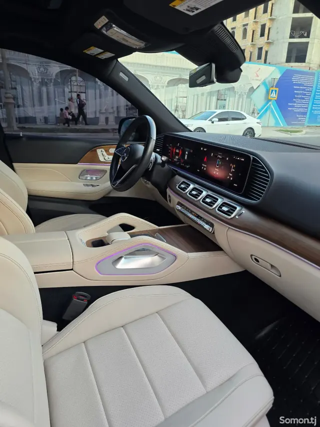 Mercedes-Benz GLE class 2024 · 3.5 AT