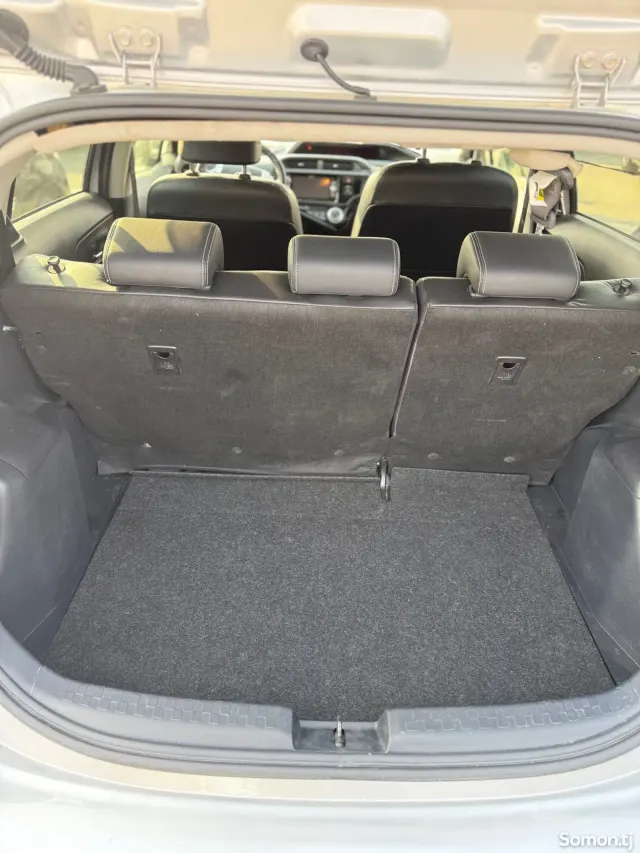 Toyota Aqua 2015 · 1.5 AT