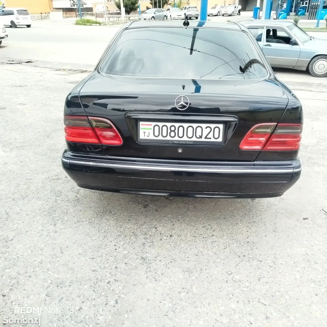 Mercedes-Benz E class 2001 · 3.2 AT