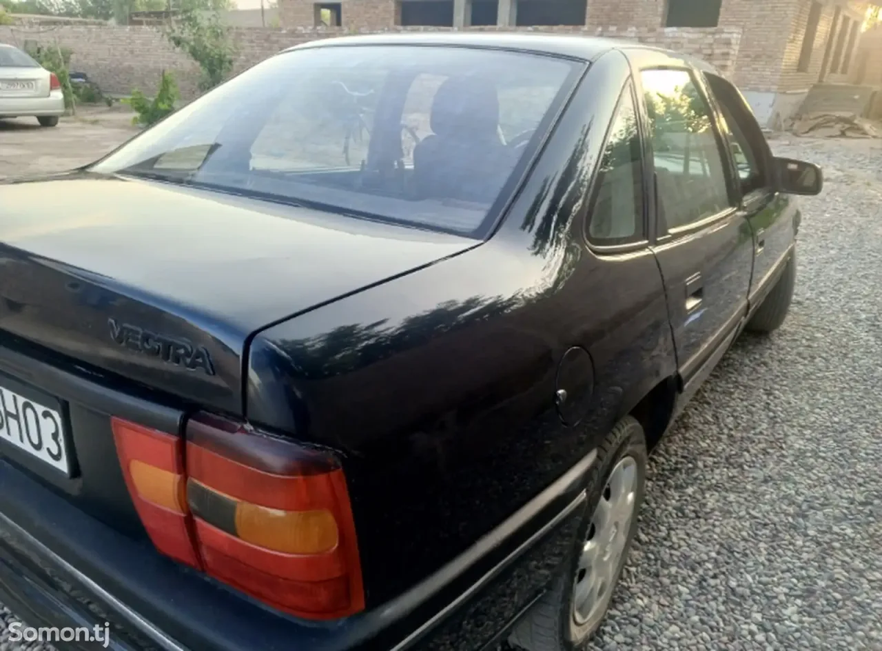 Opel Vectra A 1994 · 1.6 MT