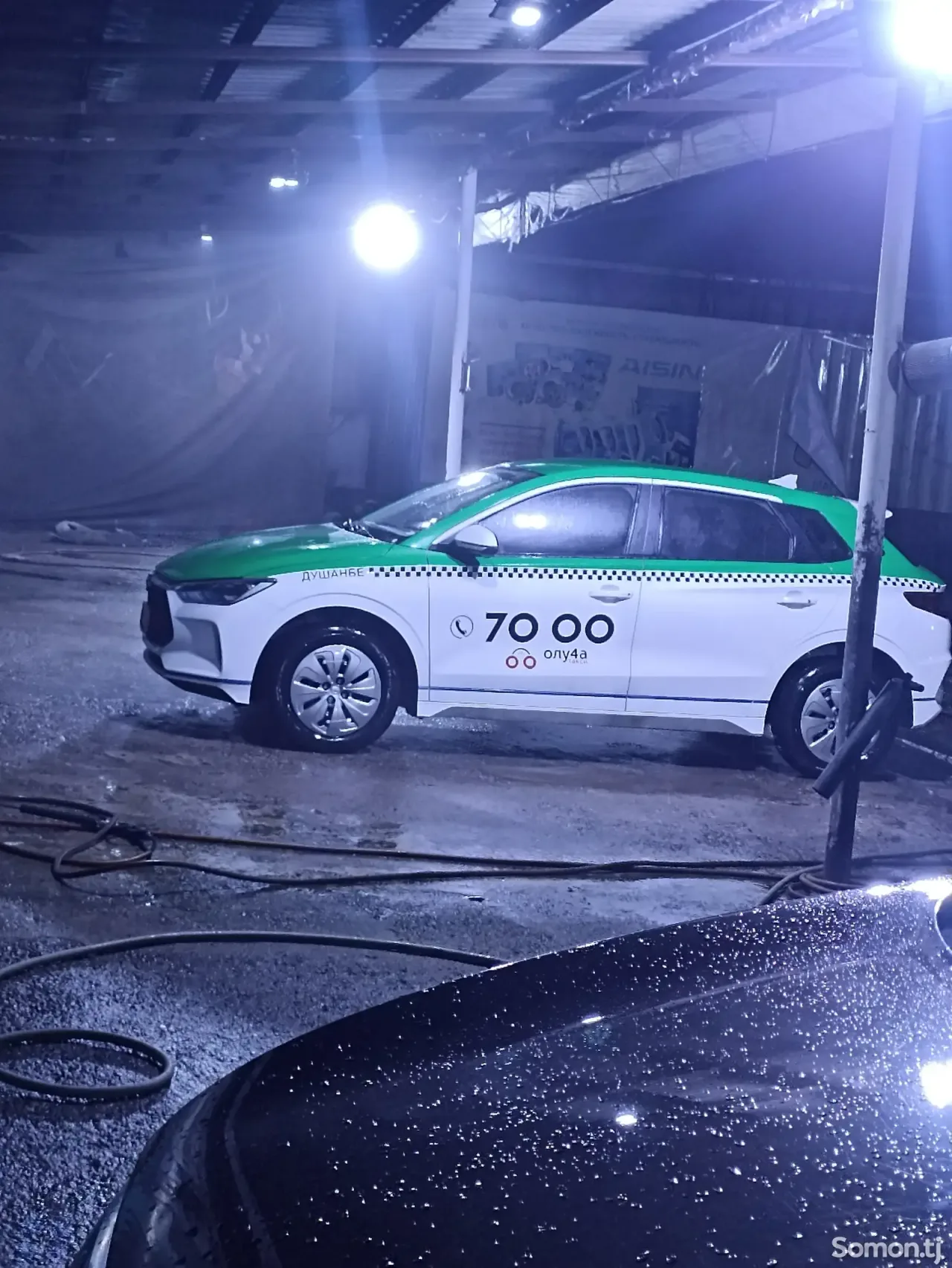 BYD E2 2022 · AT