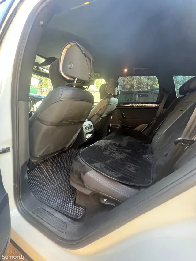 Volkswagen Touareg 2011 · 3.6 AT